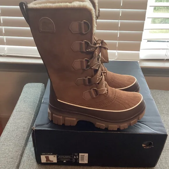Sorel Women's Tivoli V Tall Waterproof Boots, size 6.5
