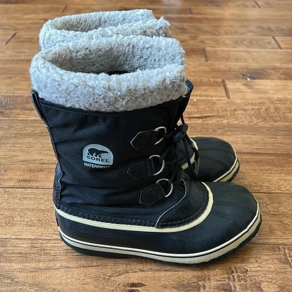 Sorel Yoot Pac Nylon Waterproof Insulated Winter Snow Boots Black Youth Size 6