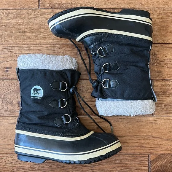 Sorel Yoot Pac Nylon Waterproof Insulated Winter Snow Boots Black Youth Size 6