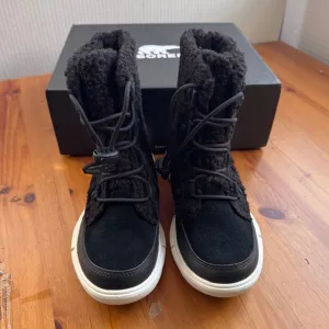 Sorel youth explorer cozy winter boots size 2