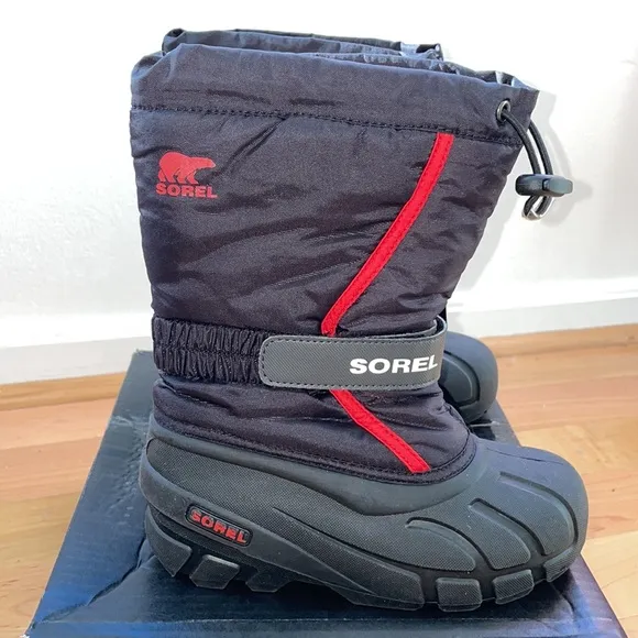 SOREL Youth Flurry Winter Snow Boots for Kids black/red insulated 5 NWT