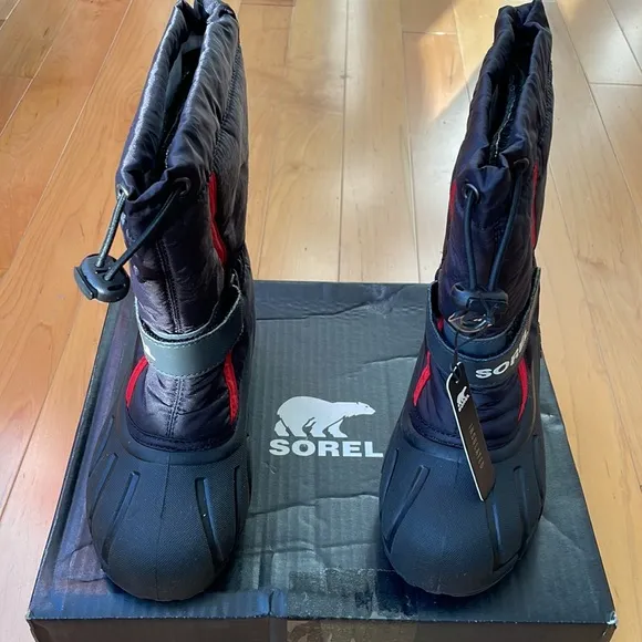 SOREL Youth Flurry Winter Snow Boots for Kids black/red insulated 5 NWT