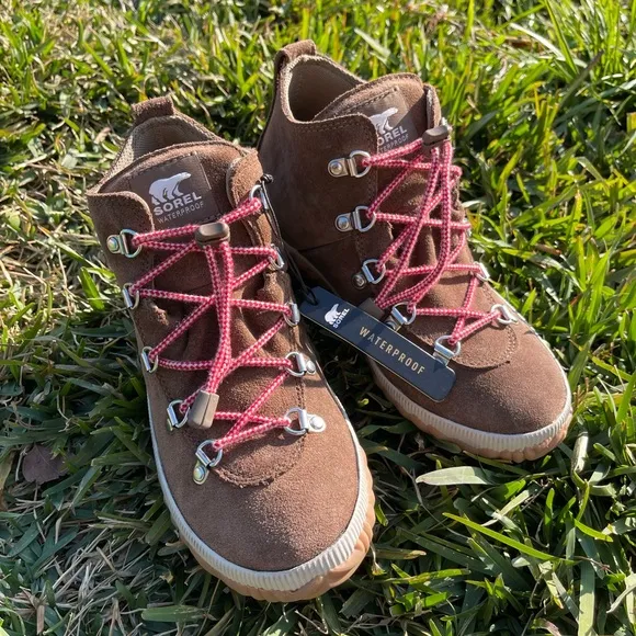 SOREL Youth Out N About Conquest Boot Brown 5 women