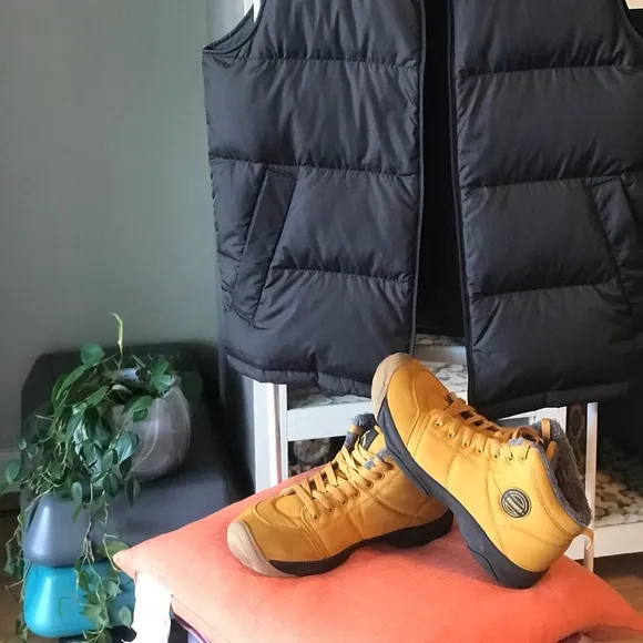 Special Deal:  AZOOKEN Winter Snow Boots