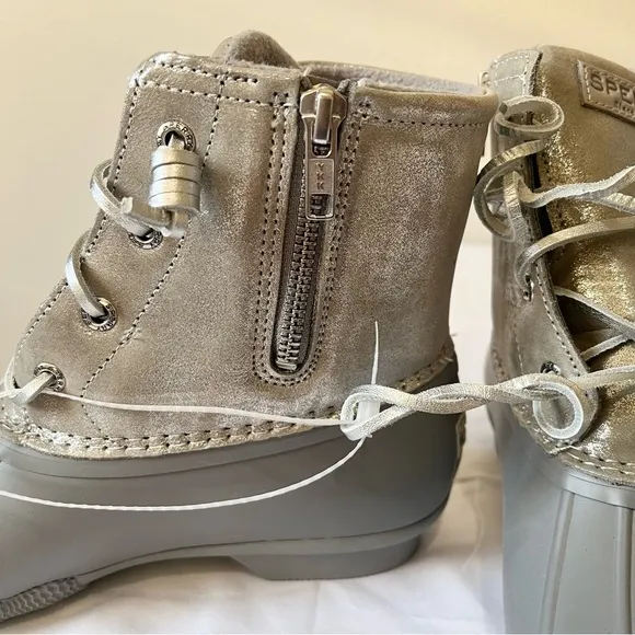 SPERRY- NEW Gray and Silver Duck Boots Size 8