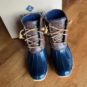 Sperry Saltwater boots girls 2 NIB