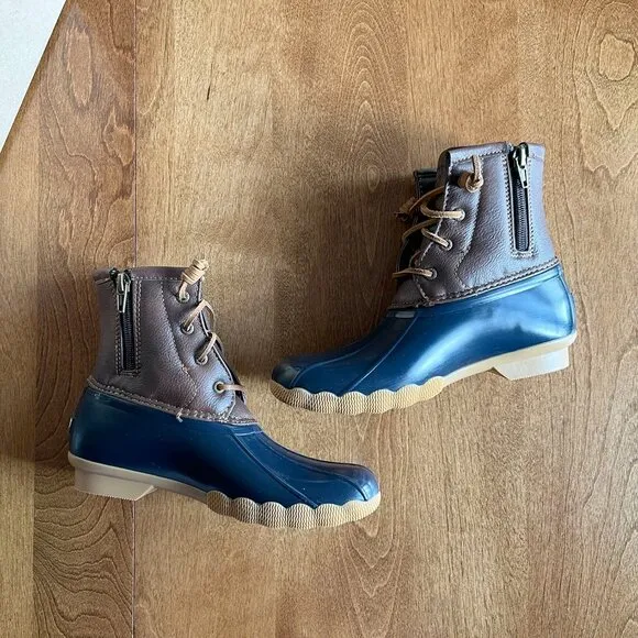 Sperry Saltwater boots girls 2 NIB