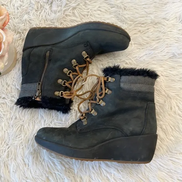 SPERRY Top-Sider Luca Black Suede Faux Fur lined wedge ankle boot women size 8