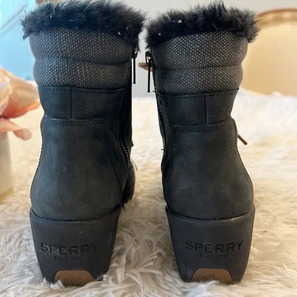 SPERRY Top-Sider Luca Black Suede Faux Fur lined wedge ankle boot women size 8