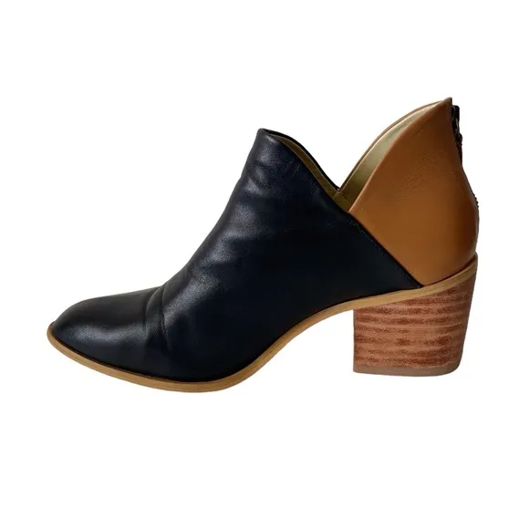 Sseko Two-Tone leather V Boot womens ankle boots size 8