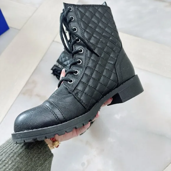Steve Madden Combat Boots black leather/NWOB