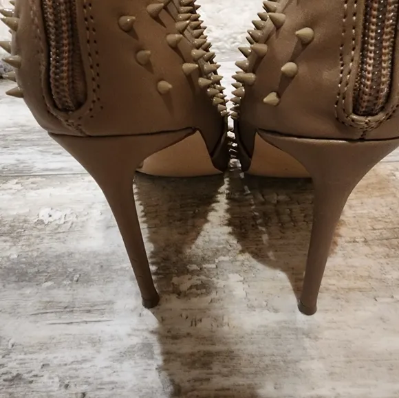 Steve Madden Vapor Boots in Mocha Size 9