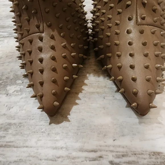Steve Madden Vapor Boots in Mocha Size 9