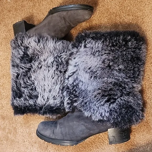 Stuart Weitsman Blizzard Shearling W/Fur Cuff Boots