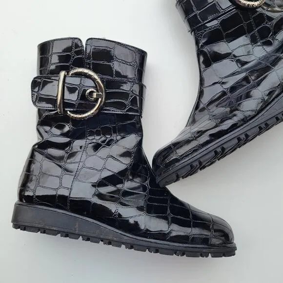 Stuart Weitzman Black printed patent leather croc embossed boots fur lined 8.5