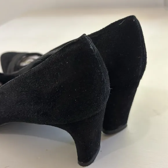 Stuart Weitzman Black Women's suede classic pumps Size 8.5N