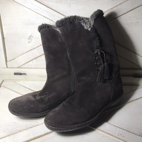 STUART WEITZMAN Brown Suede Fleece Lined Side Zip Tassel Winter Fur Boots Size 6