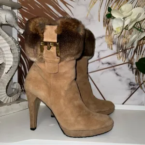 Stuart Weitzman suede fur trim ankle boots🌸