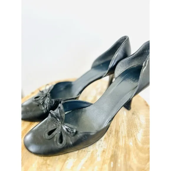 Stuart Weitzman Women's Black Suede Point Toe  Bowtie 3 &quot; Heals Size 9.5 Pin Up
