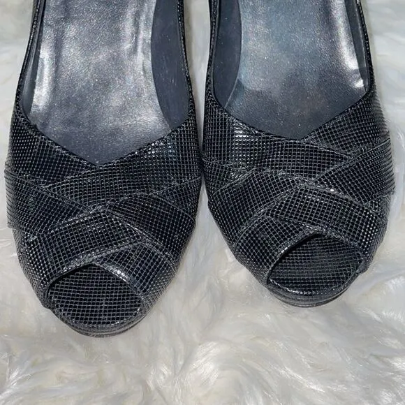 Stuart Weitzman Black Leather Shiny Peep Toe pumps