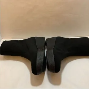 Stuart Weitzman Chic Black Ankle Boots