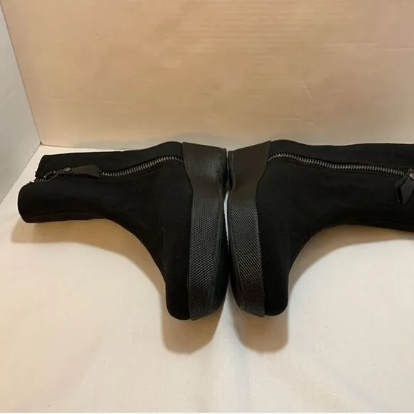 Stuart Weitzman Chic Black Ankle Boots