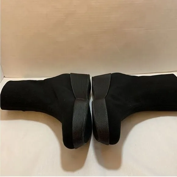 Stuart Weitzman Chic Black Ankle Boots