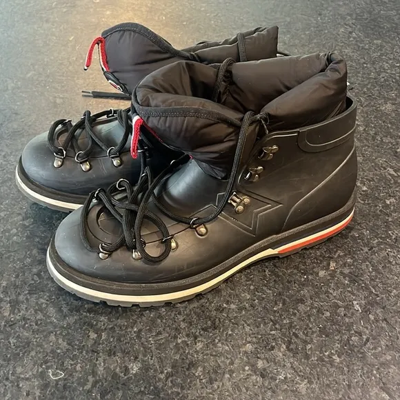 Stylish Moncler Black Winter Boots