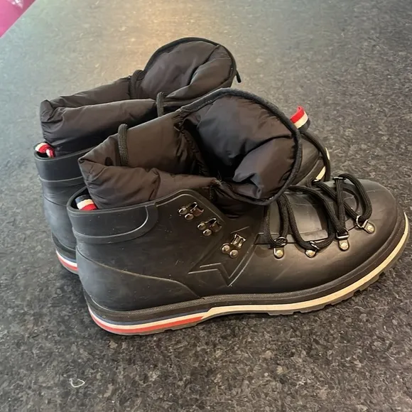 Stylish Moncler Black Winter Boots