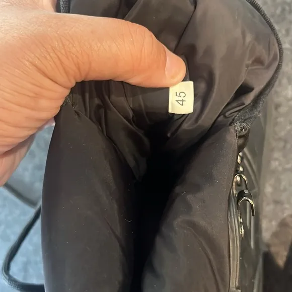 Stylish Moncler Black Winter Boots