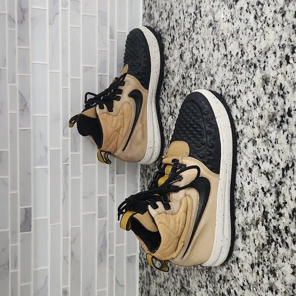 Tan &amp; Black Nike Lunar Force 1 Duckboat Metallic Gold Sneaker Boots sz 7Y