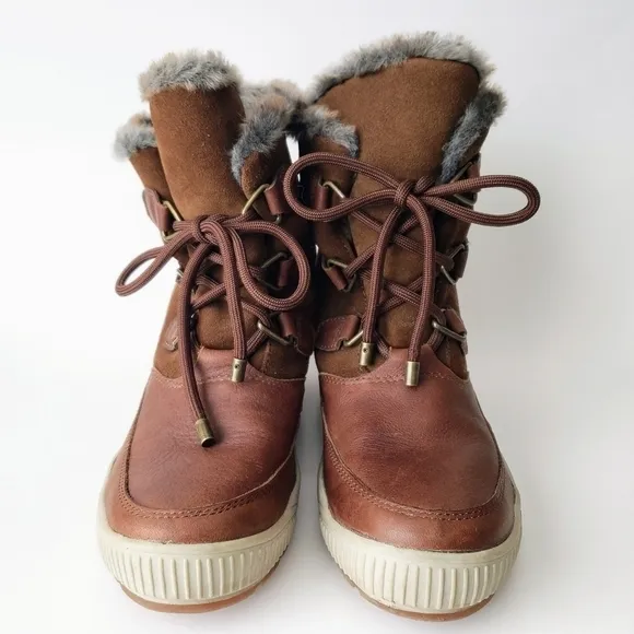 Tara M. Wilson Fur Lined Brown Leather Lace-up Boots Size 7 Waterproof Size 7