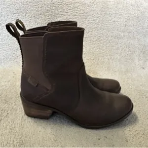 Teva Anaya Chelsea Brown Waterproof Leather Boots 1103230 Women’s Size 10
