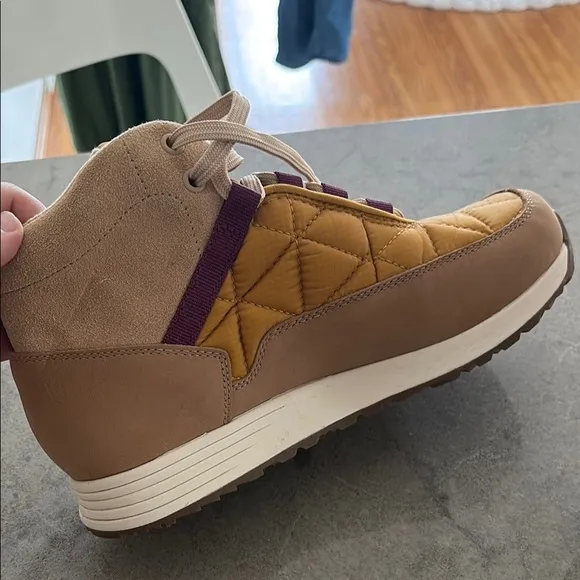 Teva Women's Winter Boots - Mustard and Tan