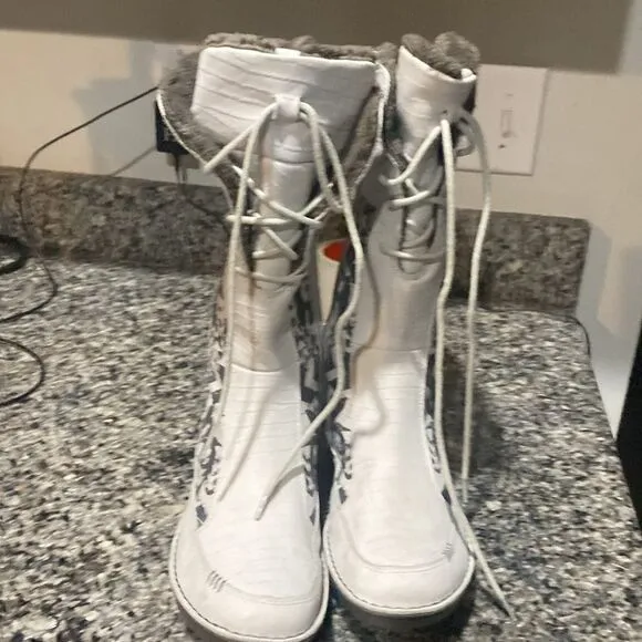 TEVA Kiru Nubuck leather boots