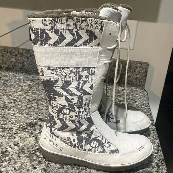 TEVA Kiru Nubuck leather boots