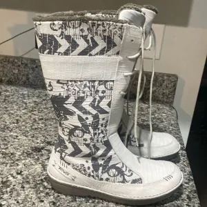 TEVA Kiru Nubuck leather boots