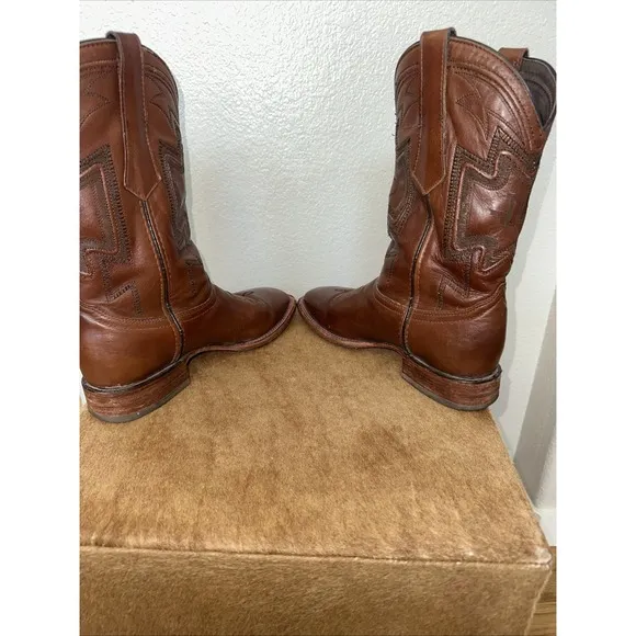 Texas Country Brown Cowboy Boots 9 E.   Great Condition!