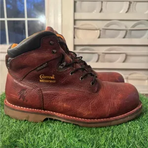 The Chippewa Boots in size 13M are designed for men and feature a steel toe