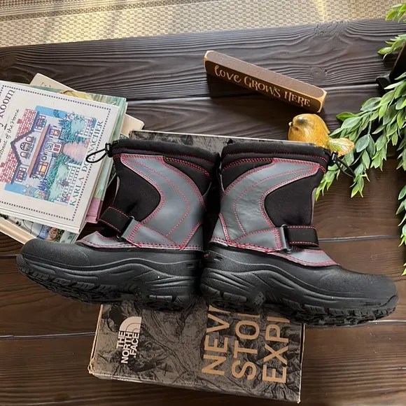 The North Face boys winter boots