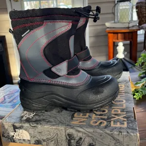 The North Face boys winter boots