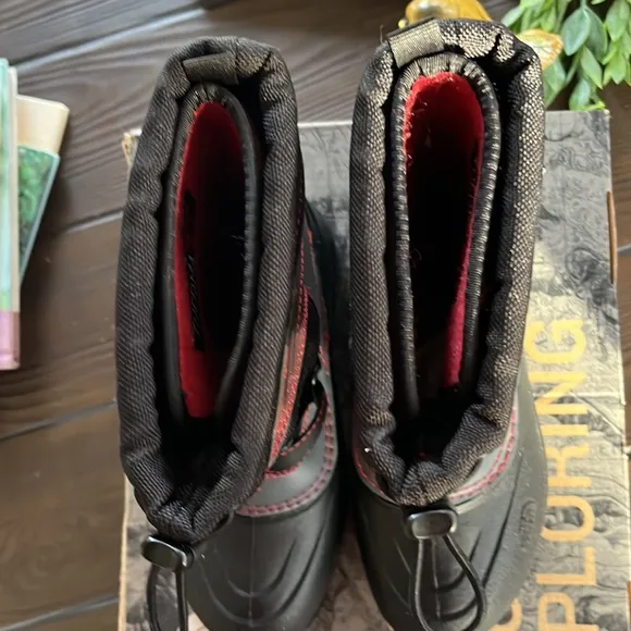 The North Face boys winter boots