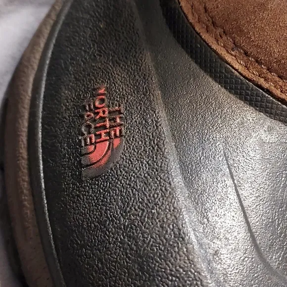 The North Face Chilkat HeatSeeker Waterproof Insulated Snow Boots Y 4 W5.5 Brown