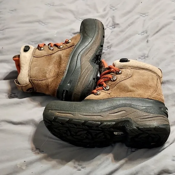 The North Face Chilkat HeatSeeker Waterproof Insulated Snow Boots Y 4 W5.5 Brown