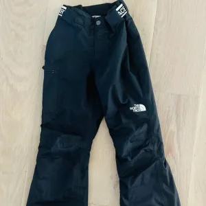 THE NORTH FACE Girls' Freedom Insulated Pant, S/P, Black