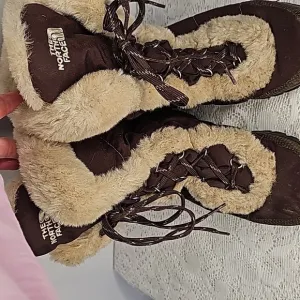 The North Face Ice Pick puffer goose down faux fur winter snow cold boots sz 7.5