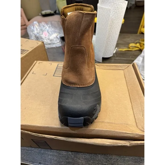 THE NORTH FACE Men's Chilkat IV Pull-On, Utility Brown/TNF Black, 10.5