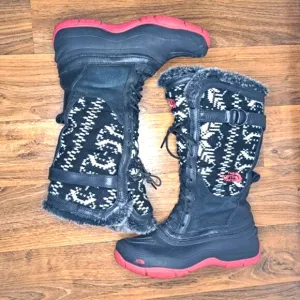 The North Face Shellista Lux Lace Tall Faux Fur Lace Up Snow Winter Boots Size 6
