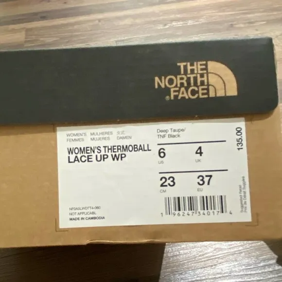 The North Face sz 6 Women's thermoball lace up boot NWT