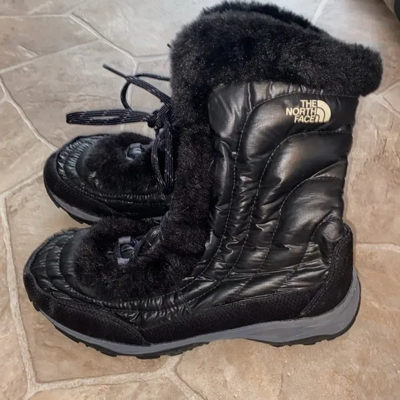 THE NORTH FACE WINTER BOOTS SIZE 7🥰🥰